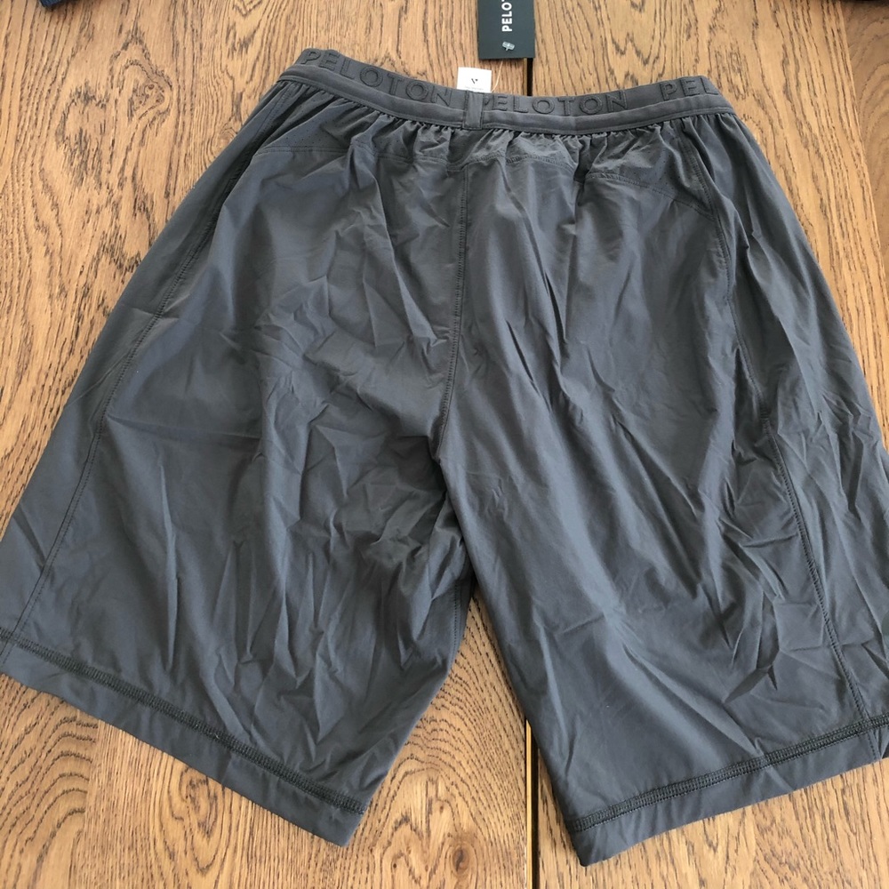 Peloton Lined Titan Shorts 7” size Medium Grey
